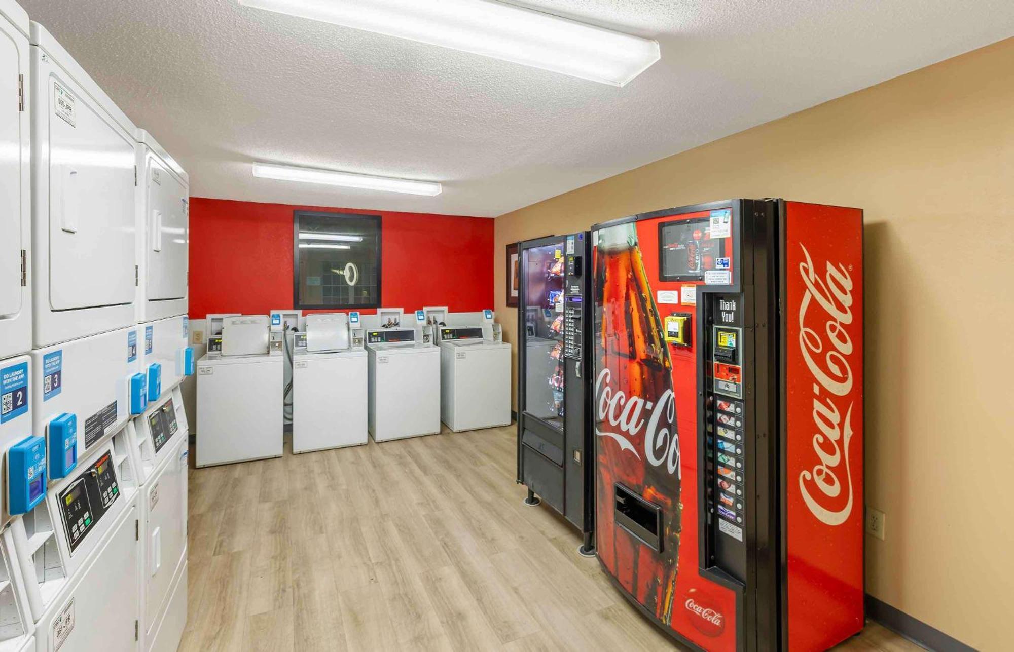 Extended America - St Louis - Westport - E Lackland Rd Maryland Heights