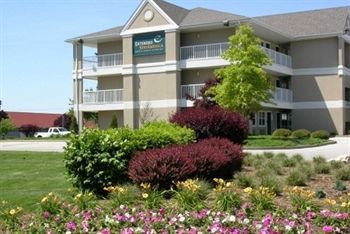 Extended America - St Louis - Westport - E Lackland Rd